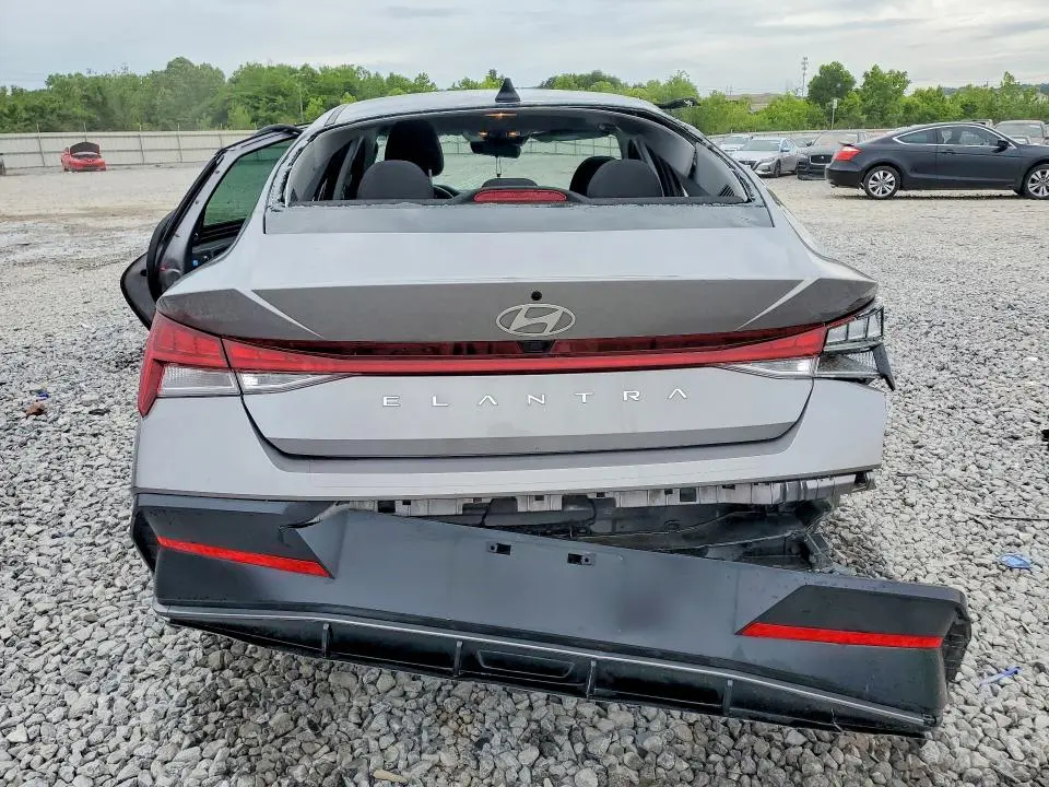 2025 HYUNDAI ELANTRA SEL  