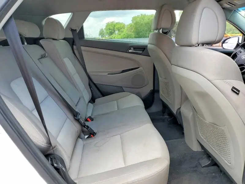 2016 HYUNDAI TUCSON SE  