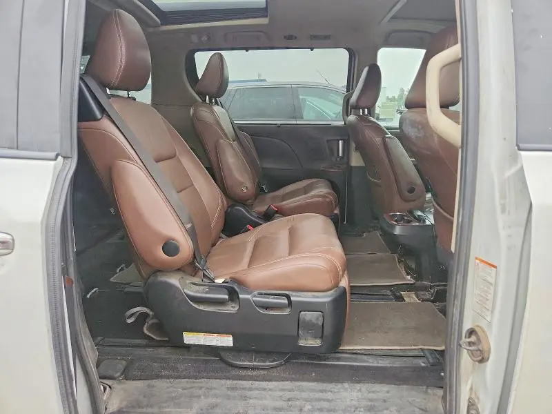 2017 TOYOTA SIENNA LIMITED 7-PASSENGER  