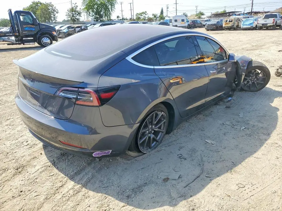 2018 TESLA MODEL 3   