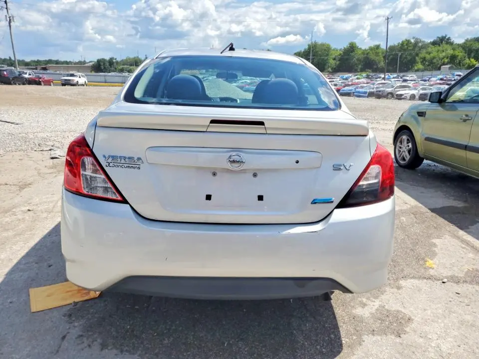 2015 NISSAN VERSA 1.6 SV  