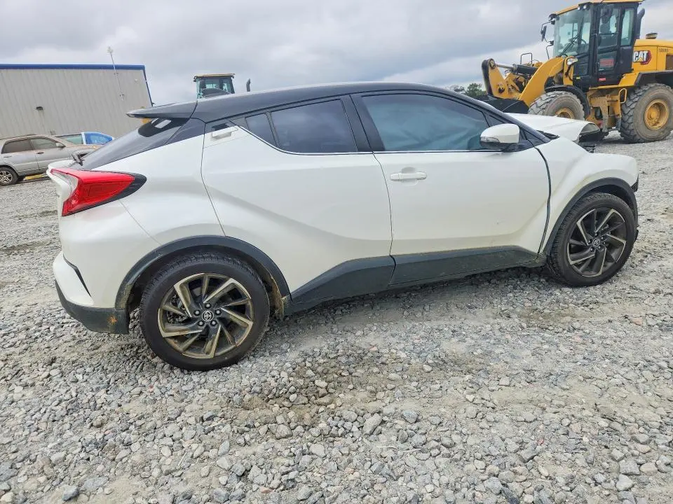 2021 TOYOTA C-HR LIMITED  