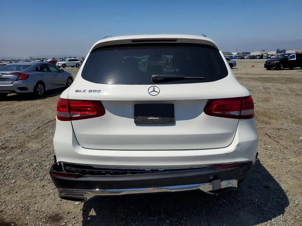 2017 MERCEDES-BENZ GLC 300  