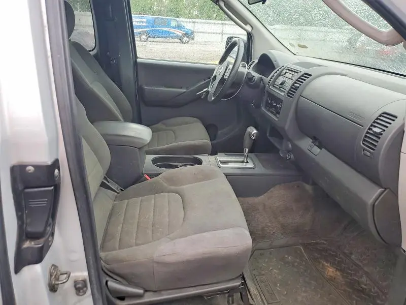 2010 NISSAN FRONTIER XE  