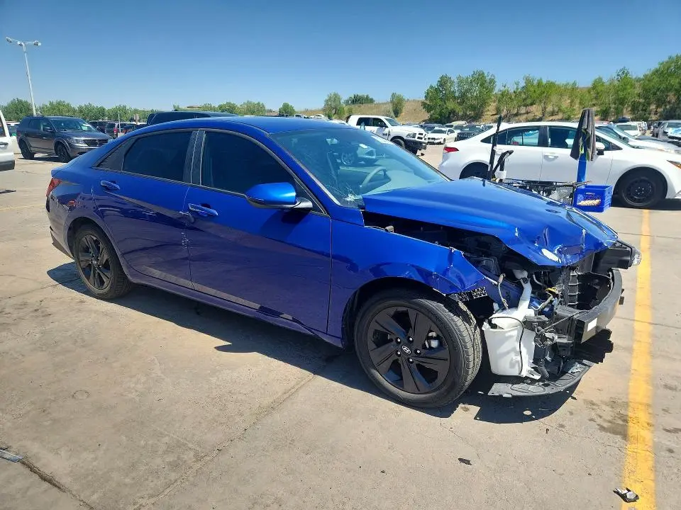 2021 HYUNDAI ELANTRA SEL  