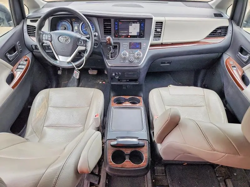2015 TOYOTA SIENNA LIMITED PREMIUM 7-PASSENGER  