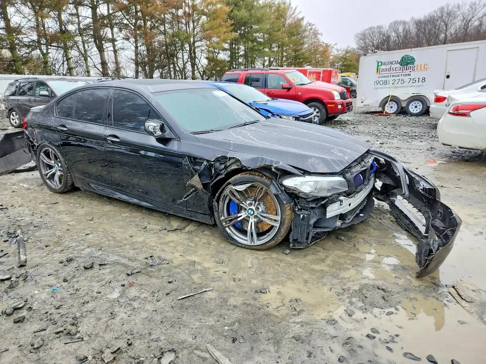 2013 BMW M5   