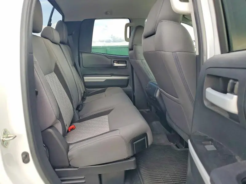 2017 TOYOTA TUNDRA SR5  