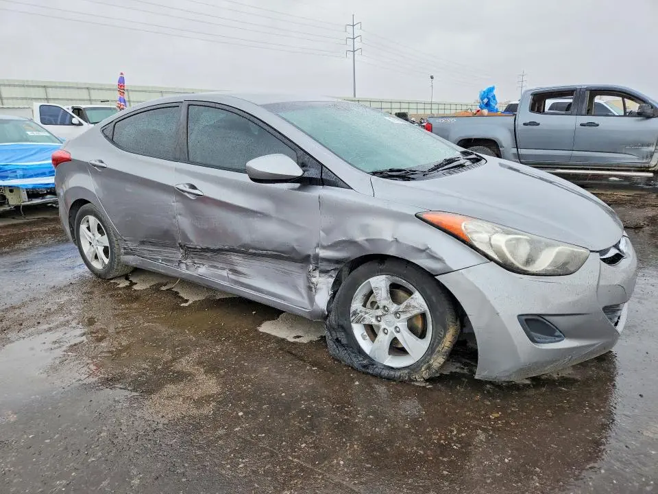 2011 HYUNDAI ELANTRA   
