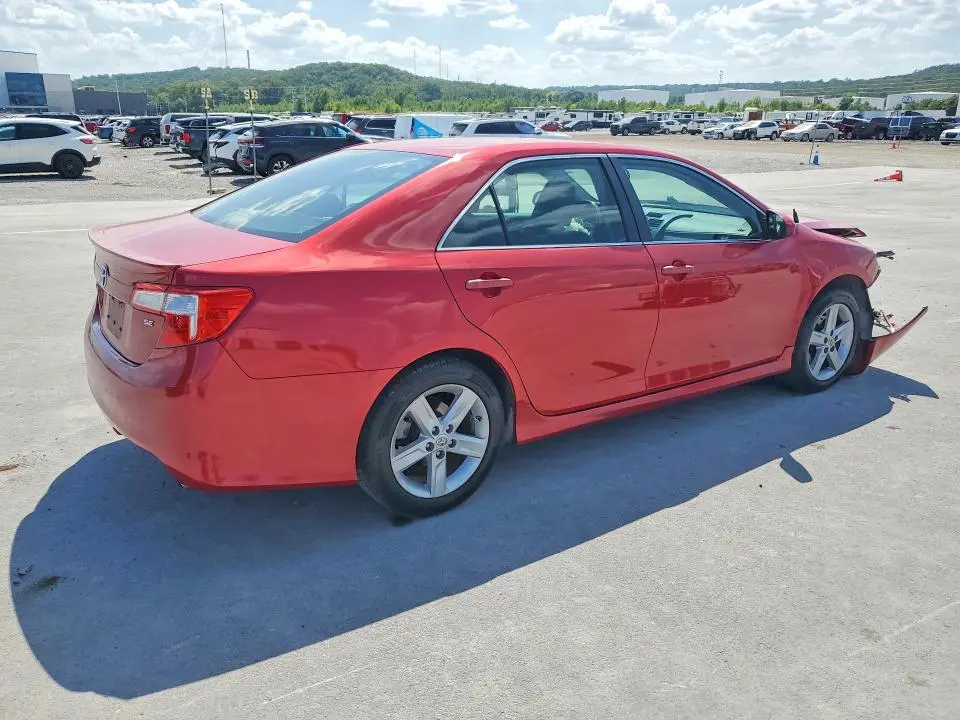 2014 TOYOTA CAMRY SE  