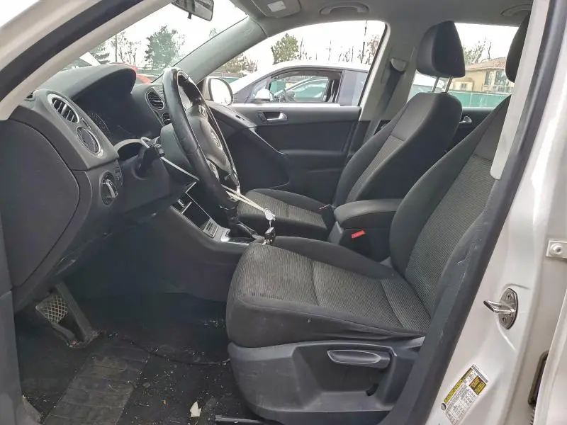 2013 VOLKSWAGEN TIGUAN S  