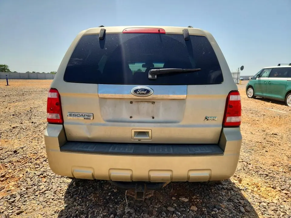 2010 FORD ESCAPE LIMITED  