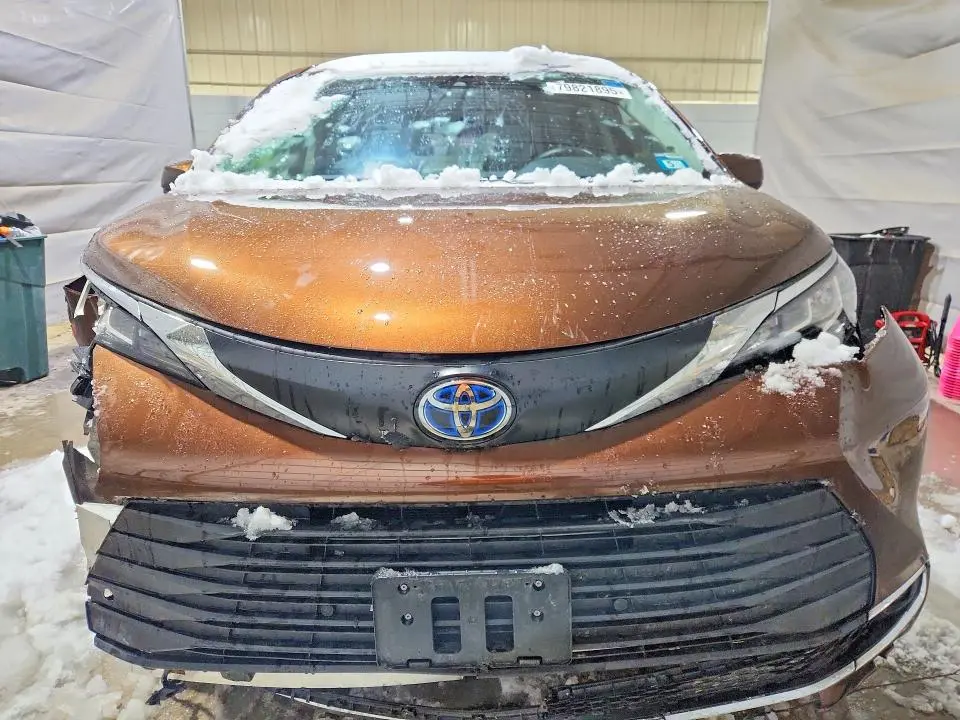 2023 TOYOTA SIENNA XLE 7-PASSENGER  