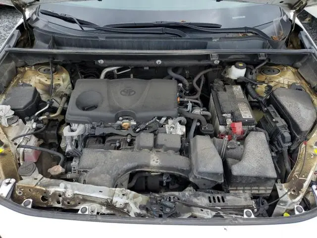 2022 TOYOTA RAV4 XLE  