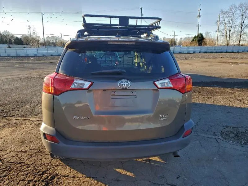 2015 TOYOTA RAV4 XLE  