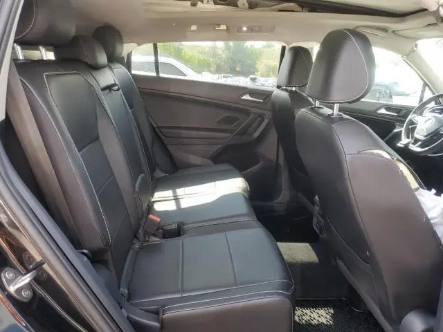 2021 VOLKSWAGEN TIGUAN SE  