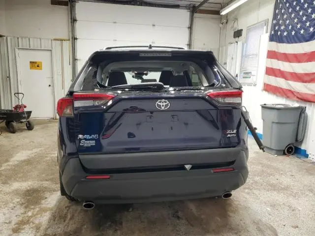 2021 TOYOTA RAV4 XLE  