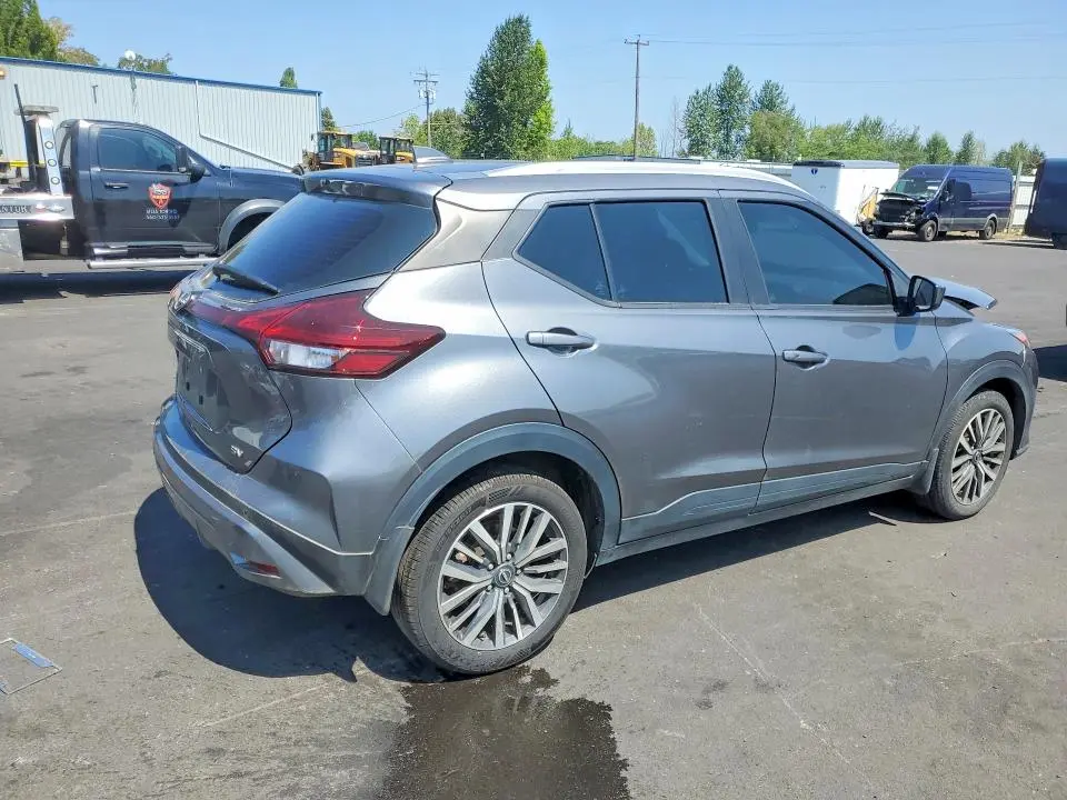 2023 NISSAN KICKS SV  