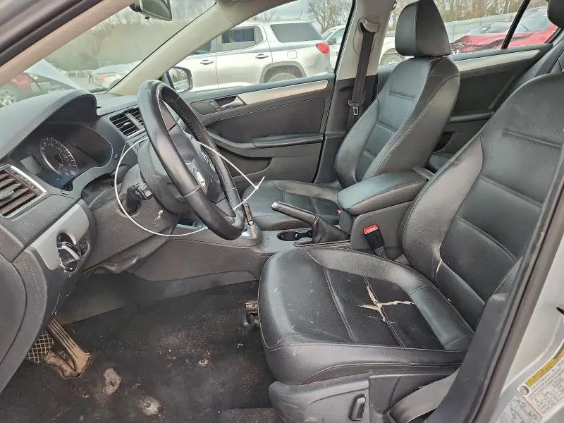 2013 VOLKSWAGEN JETTA SE  