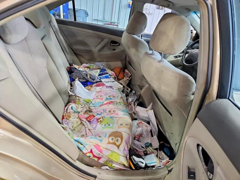 2010 TOYOTA CAMRY LE  