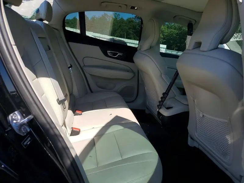 2020 VOLVO S60 T5 MOMENTUM  