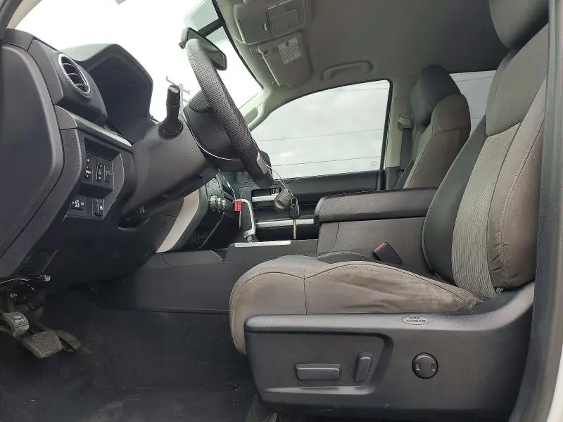 2014 TOYOTA TUNDRA CREWMAX SR5  