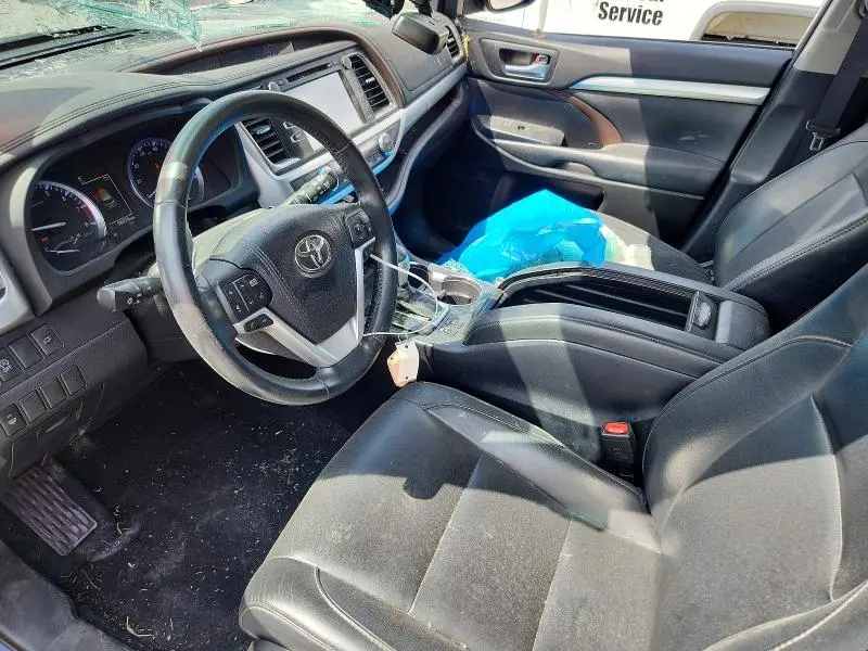 2018 TOYOTA HIGHLANDER XLE  