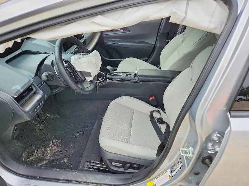 2024 TOYOTA PRIUS XLE  