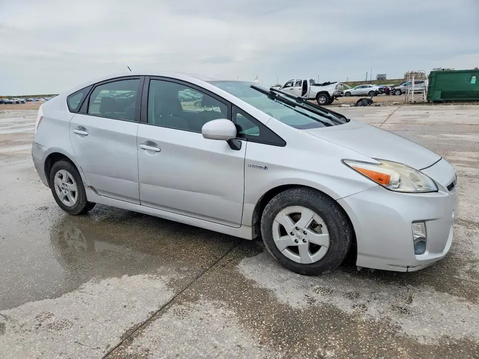 2011 TOYOTA PRIUS TWO  