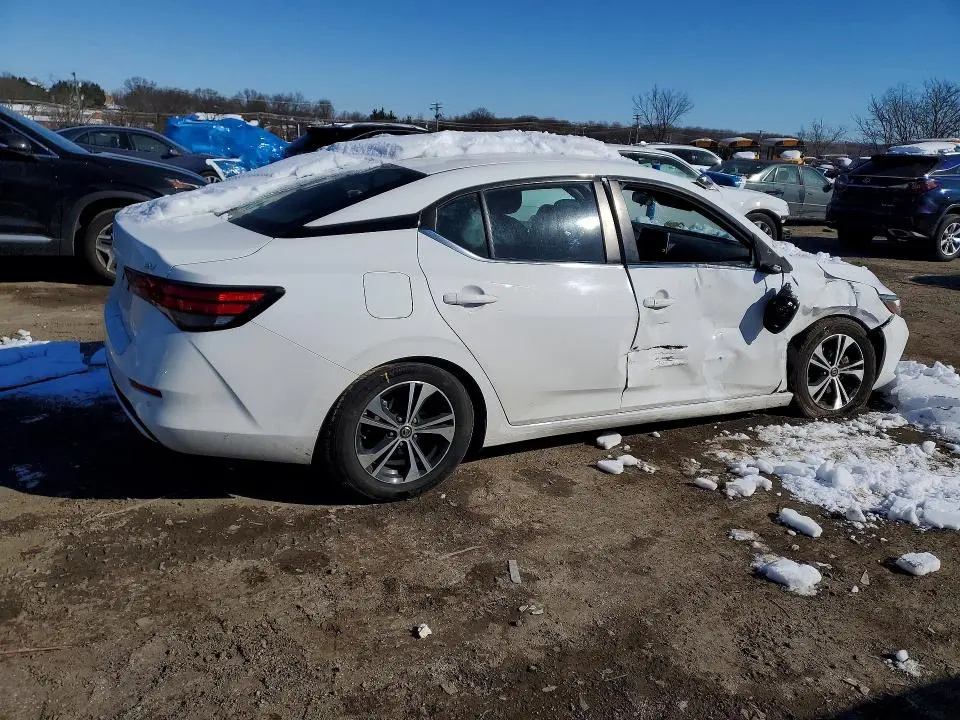 2022 NISSAN SENTRA SV  