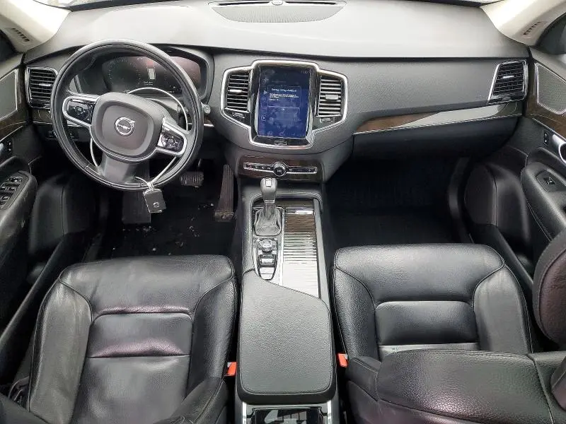 2018 VOLVO XC90 T6  