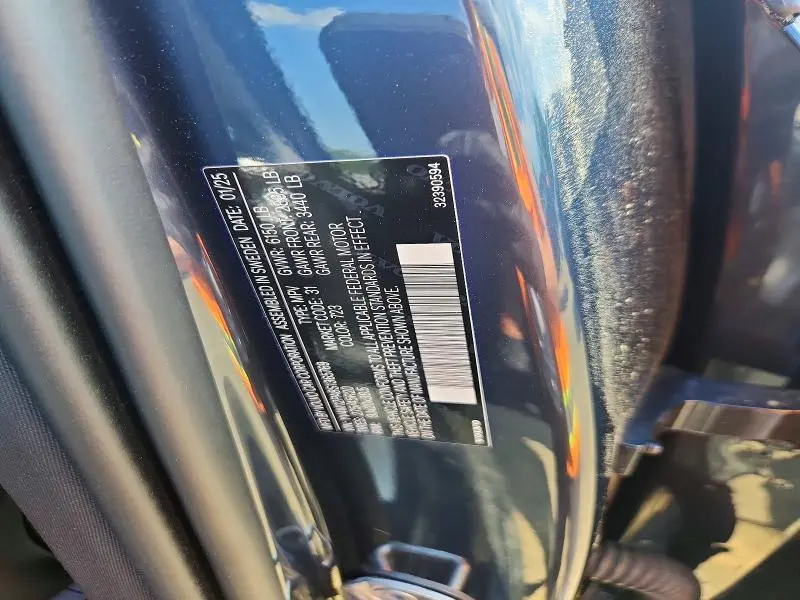 2025 VOLVO XC90 CORE  