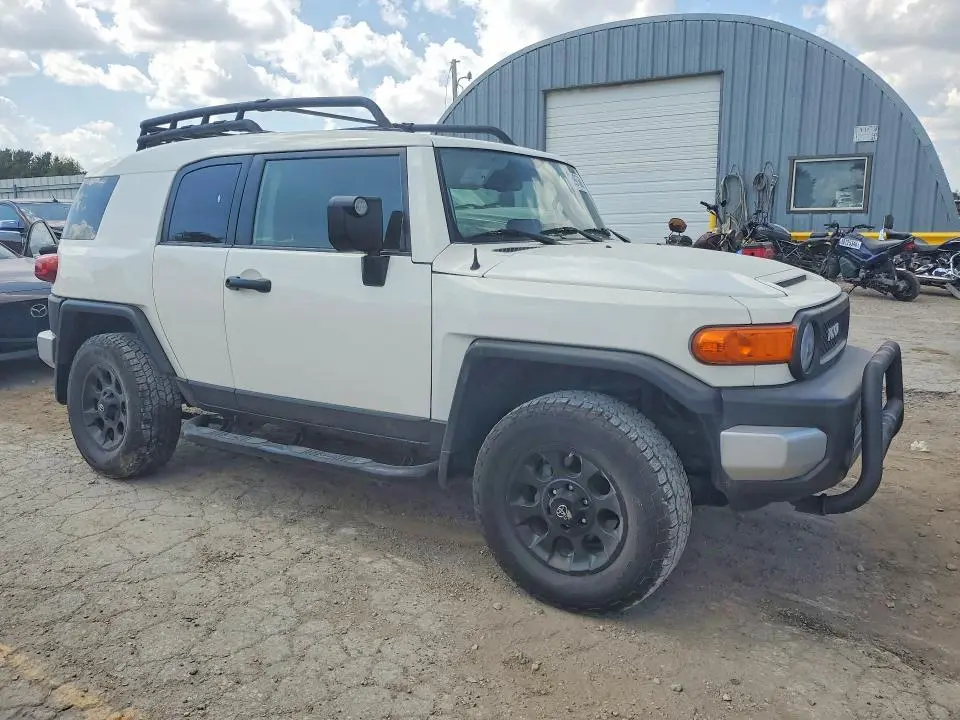 2013 TOYOTA FJ CRUISER BASE  