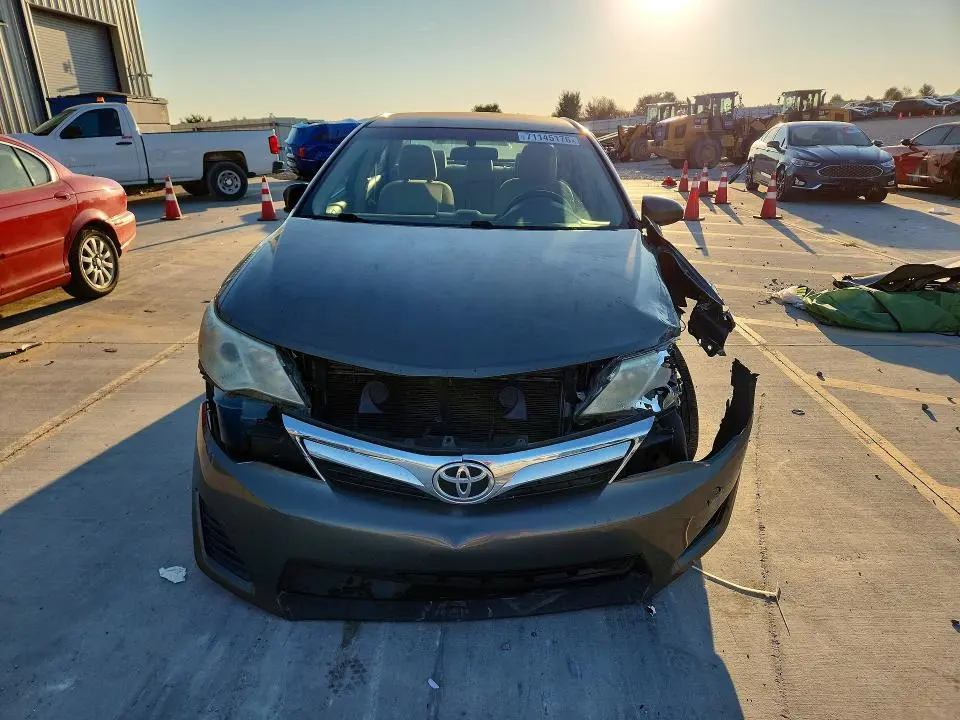 2014 TOYOTA CAMRY LE  