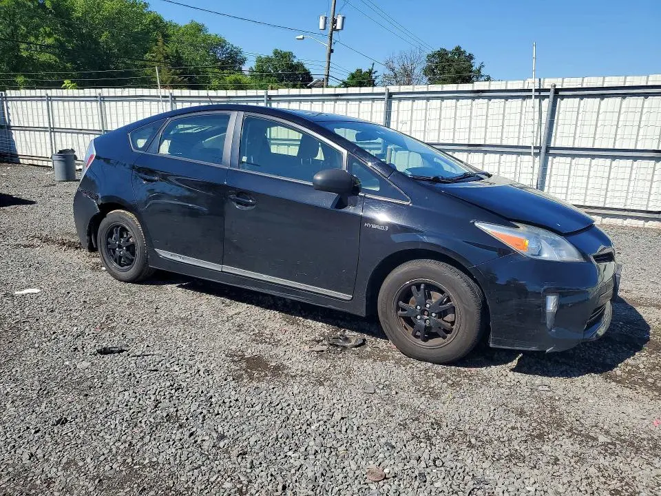 2013 TOYOTA PRIUS THREE  