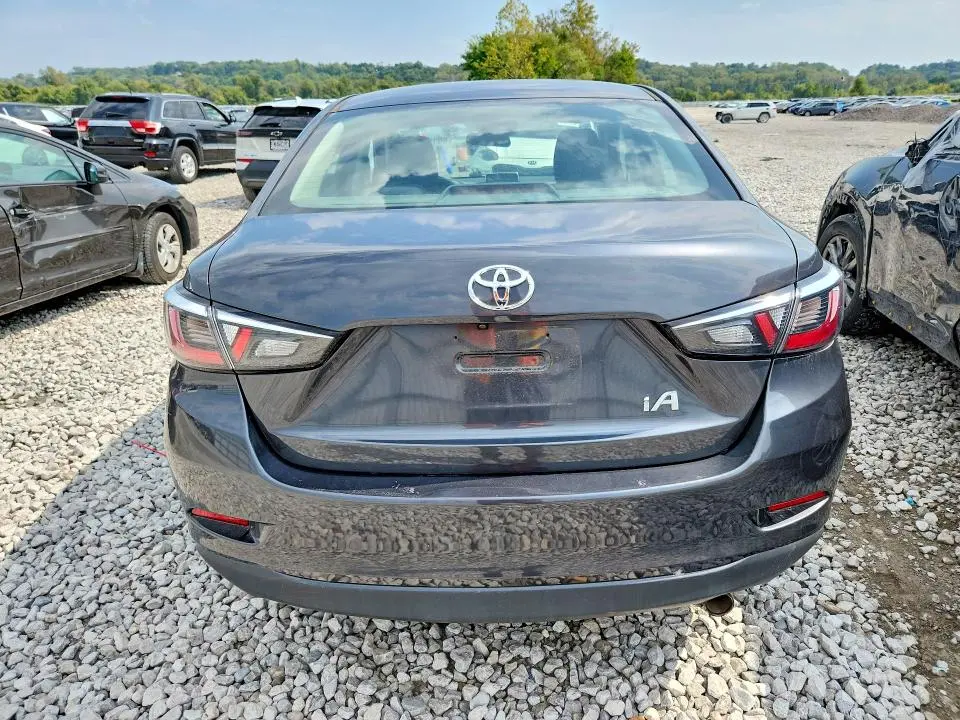 2017 TOYOTA YARIS IA BASE  