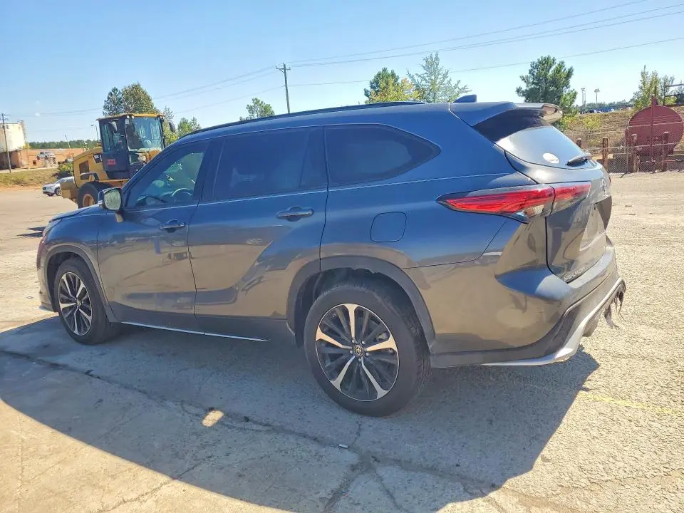 2022 TOYOTA HIGHLANDER XSE  