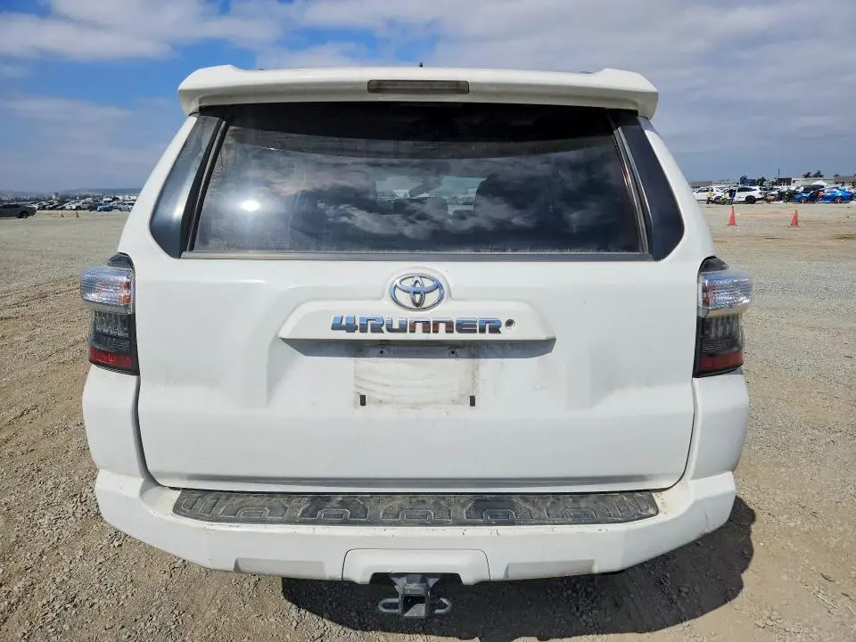 2017 TOYOTA 4RUNNER SR5  