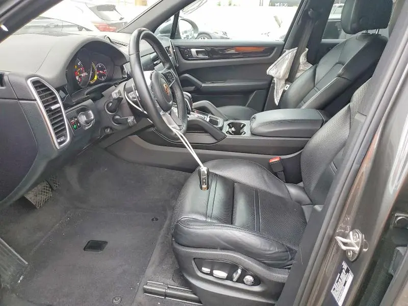 2020 PORSCHE CAYENNE   