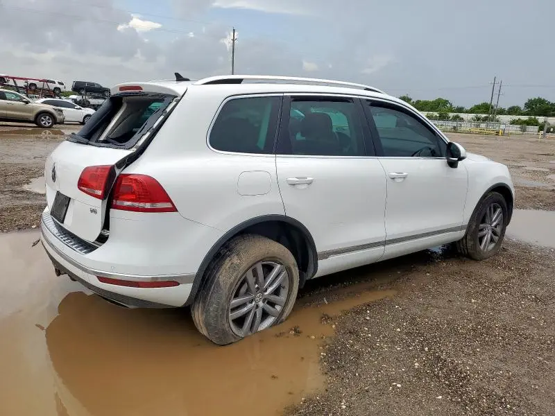 2016 VOLKSWAGEN TOUAREG SPORT  