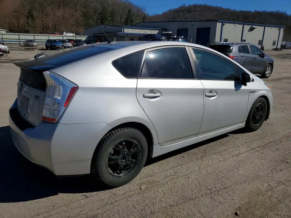 2011 TOYOTA PRIUS TWO  
