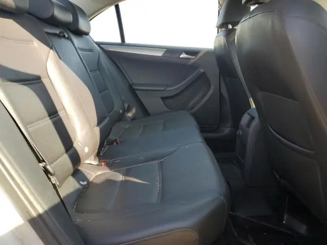 2018 VOLKSWAGEN JETTA SE