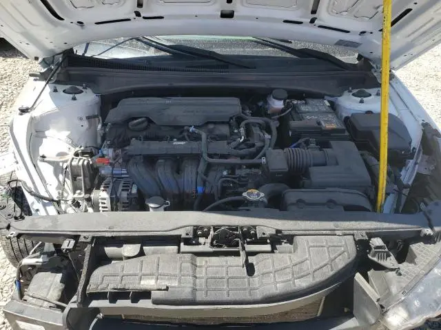 2022 HYUNDAI ELANTRA SE  