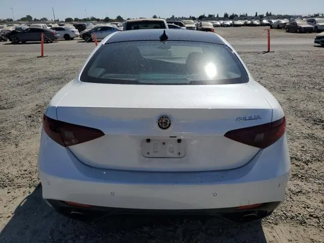 2017 ALFA ROMEO GIULIA TI  