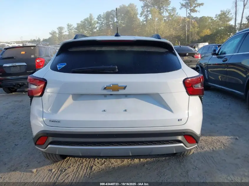 2025 CHEVROLET TRAX FWD LT