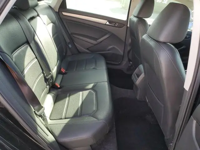 2015 VOLKSWAGEN PASSAT S  