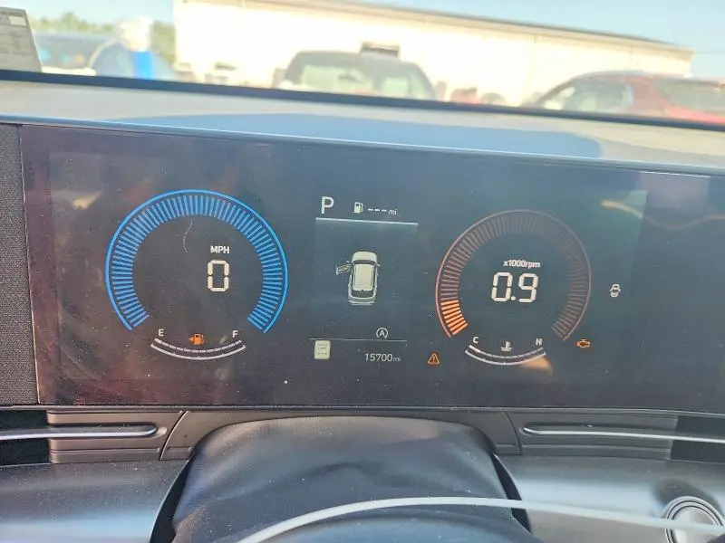 2025 HYUNDAI KONA SE  