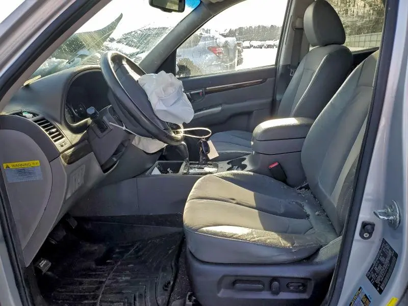 2010 HYUNDAI SANTA FE SE  