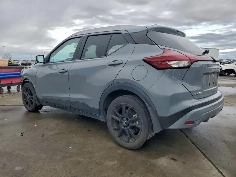 2022 NISSAN KICKS SV  