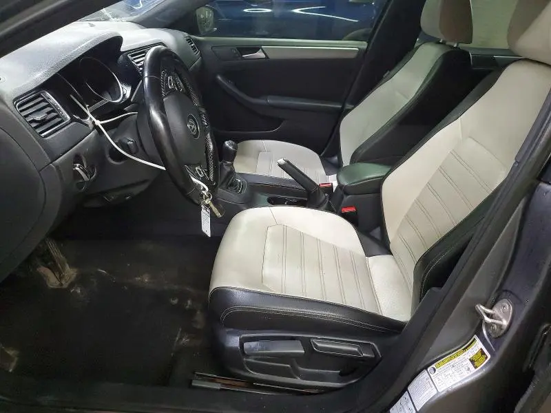 2016 VOLKSWAGEN JETTA SPORT  